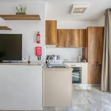 Thirtynine Penthouse With Terrace In * Σλιέμα