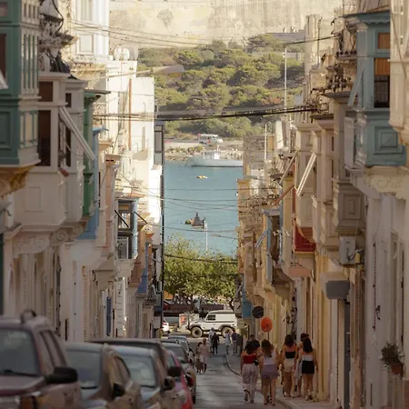 Thirtynine Penthouse With Terrace In Sliema